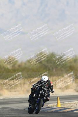 media/Oct-30-2025-Racers Edge (Thu) [[dabbdaf680]]/3-B Group/Session 2 Turn 2/